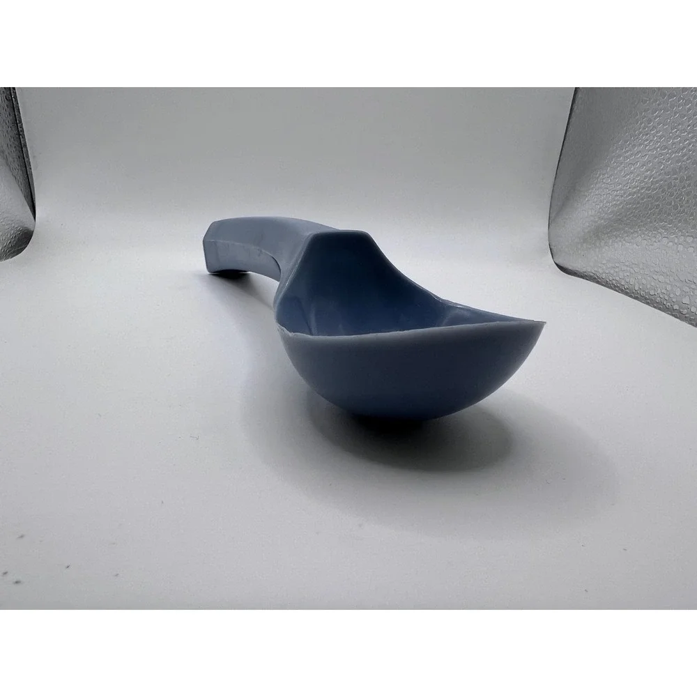 Vintage Rubbermaid Light Blue Ice Cream Scoop #1910 Kitchen Tools MCM Plastic